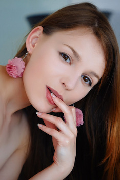 Gorgeous Sofi Shane